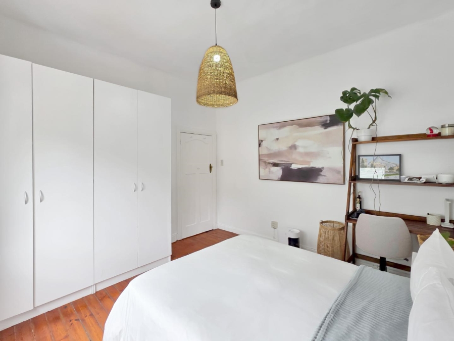 To Let 2 Bedroom Property for Rent in Green Point Western Cape